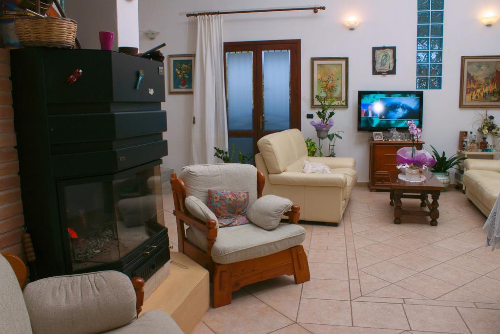 Bed and Breakfast Il Vecchioliveto Di Ornella Marrùbiu Zimmer foto